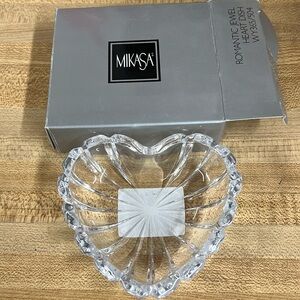 NIB Mikasa Romantic Jewel Heart Dish